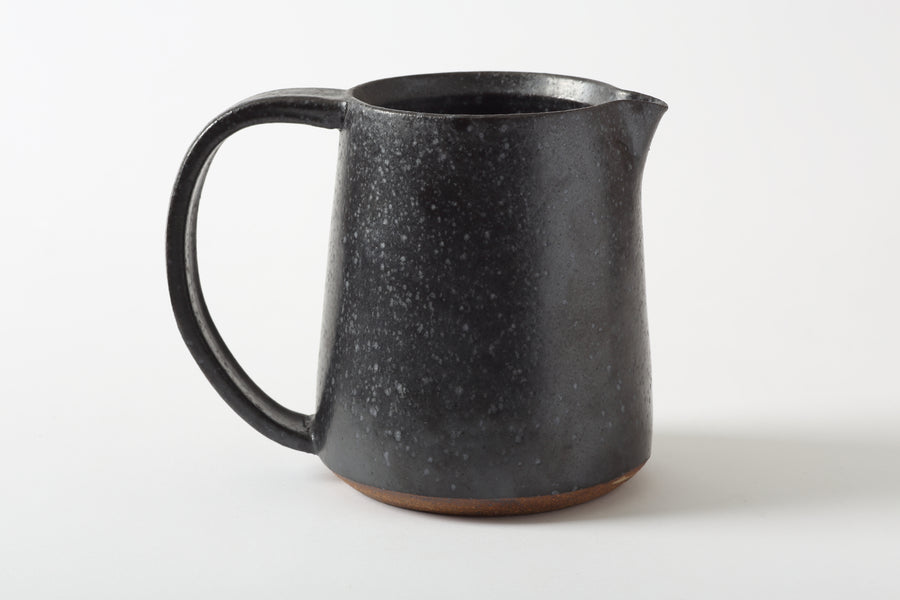 Manu Everyday Black pitcher